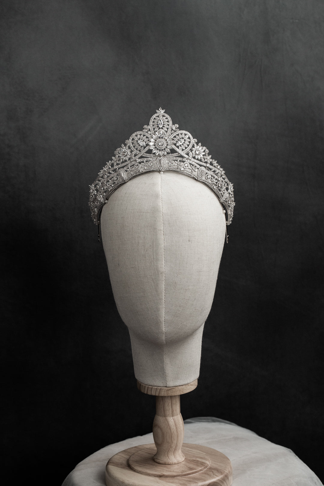 Luxury Crystal Bridal Tiara with Floral Motif – Silver-Plated Wedding Crown