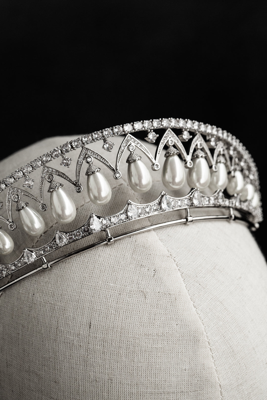 Pearl and Zirconia Tiara – Silver-Plated Bridal Crown for Weddings & Formal Events
