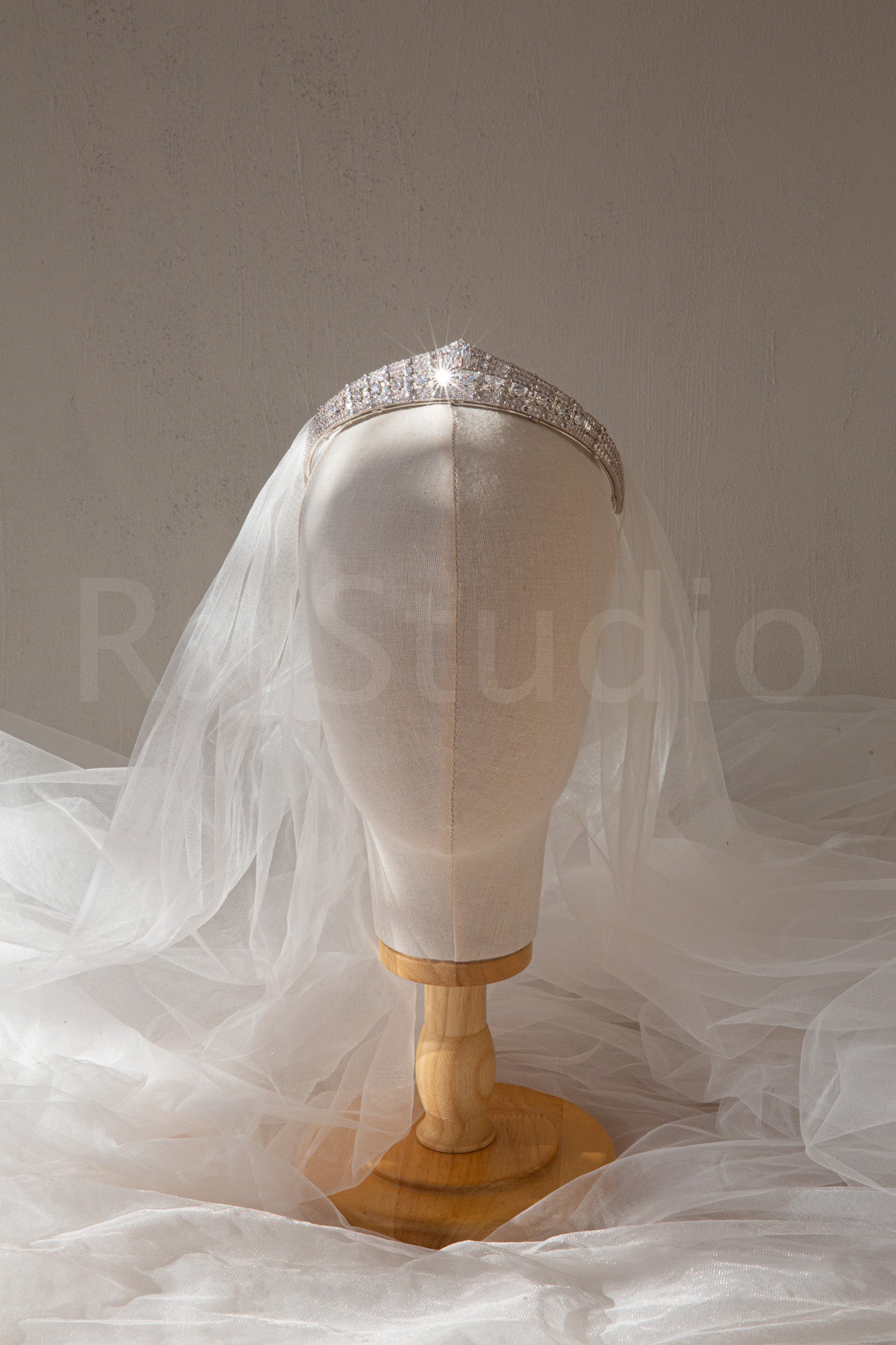 Luxury Bridal Headpiece – Natural Zircon Tiara, 24K White Gold-Plated