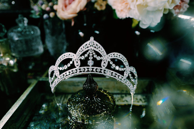 Baroque Zircon Tiara – 24K White Gold-Plated Crown with Natural Gemstones