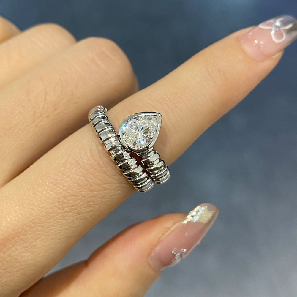 925 Sterling Silver Spiral Ring with 1.25 Carat Pear-Shaped Zircon