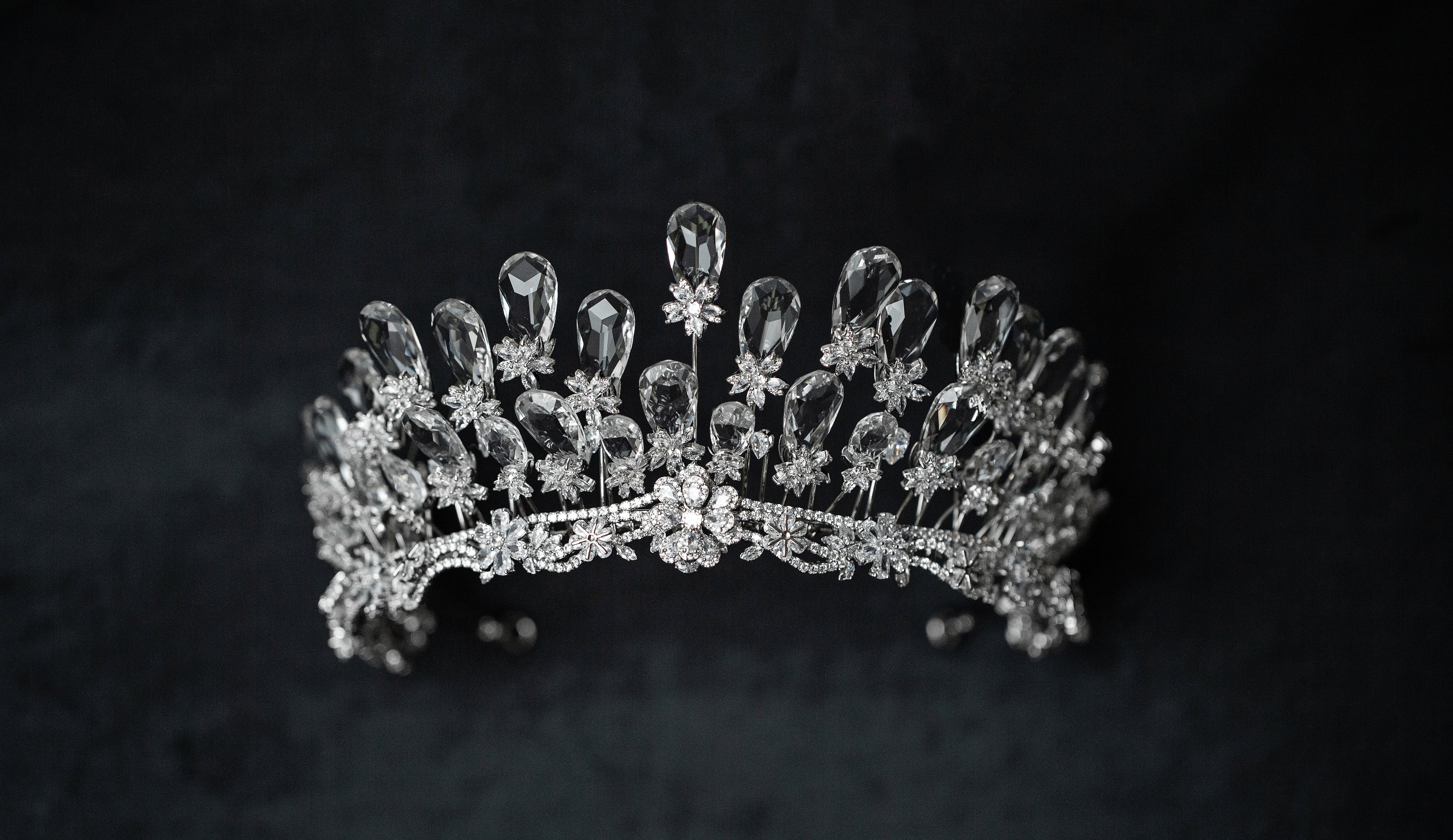 Regal Brilliance: Swarovski Crystal Bridal Tiara