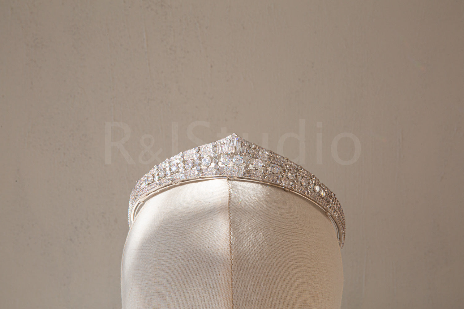 Luxury Bridal Headpiece – Natural Zircon Tiara, 24K White Gold-Plated