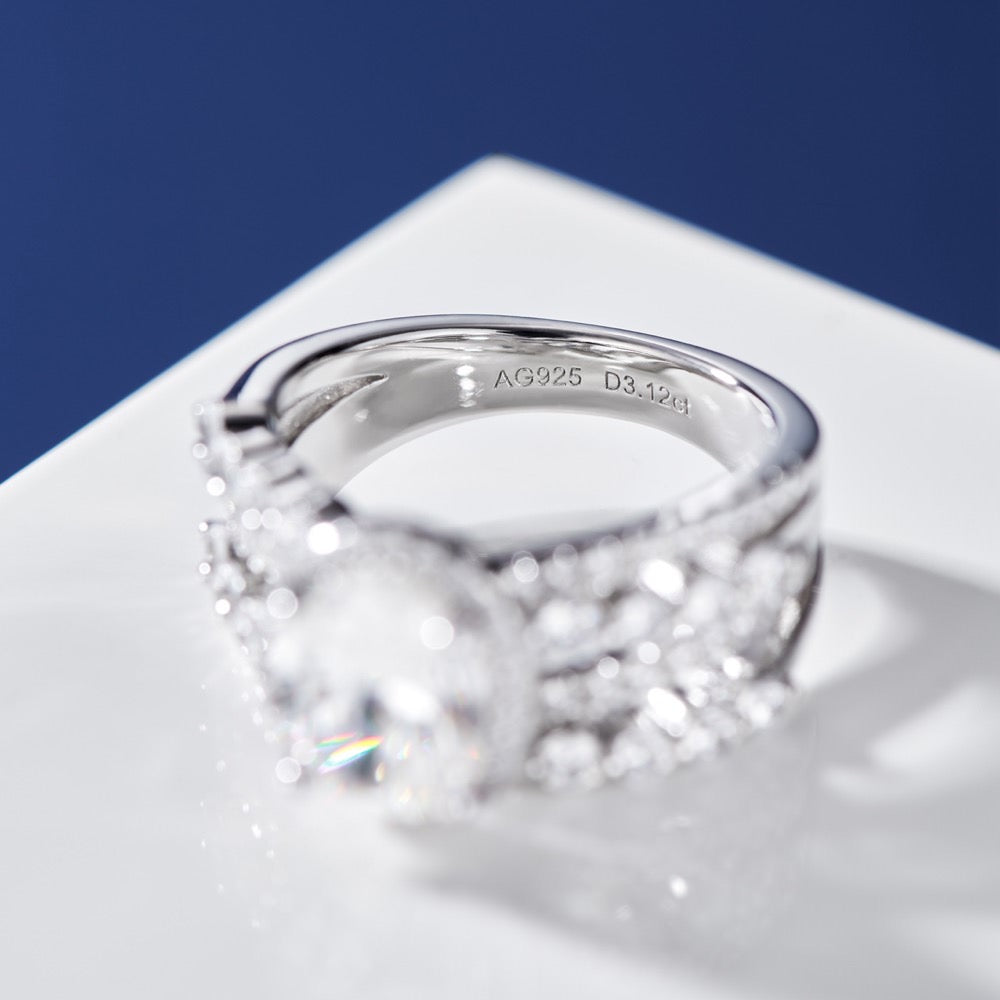 Oval Zircon Elegance Ring - Two Carat Centerpiece with 18K Silver-Plated Gold