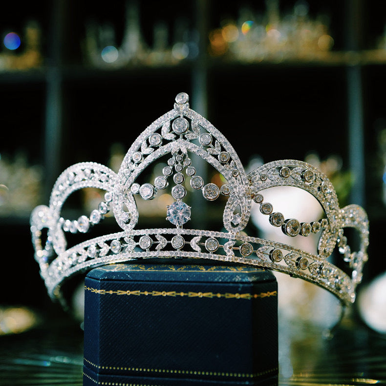 Baroque Grandeur: 24k Gold-Plated Tiara with Natural Zircon