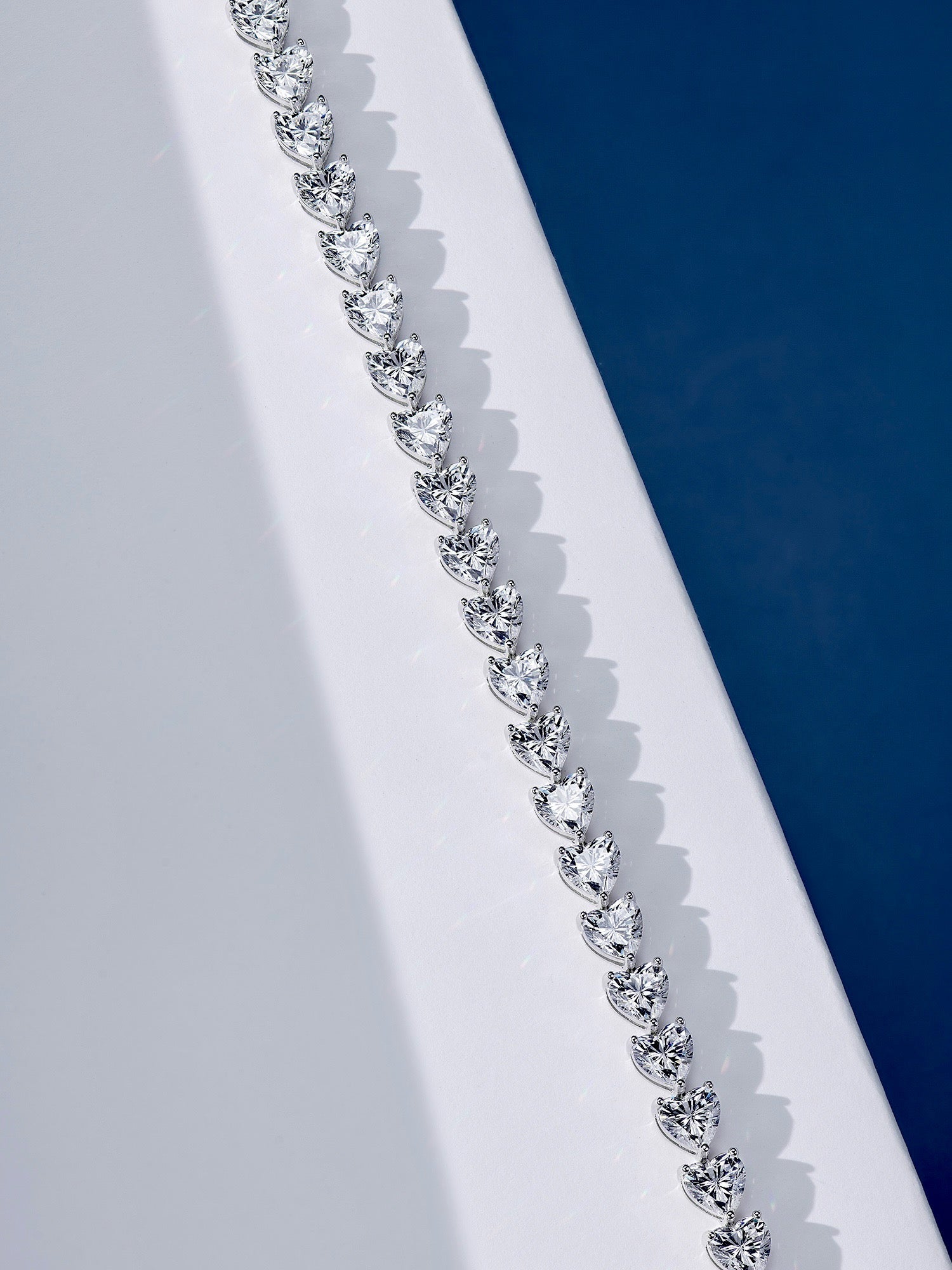 Heartfelt Sparkle: Heart-Shaped Natural Zircon Bracelet